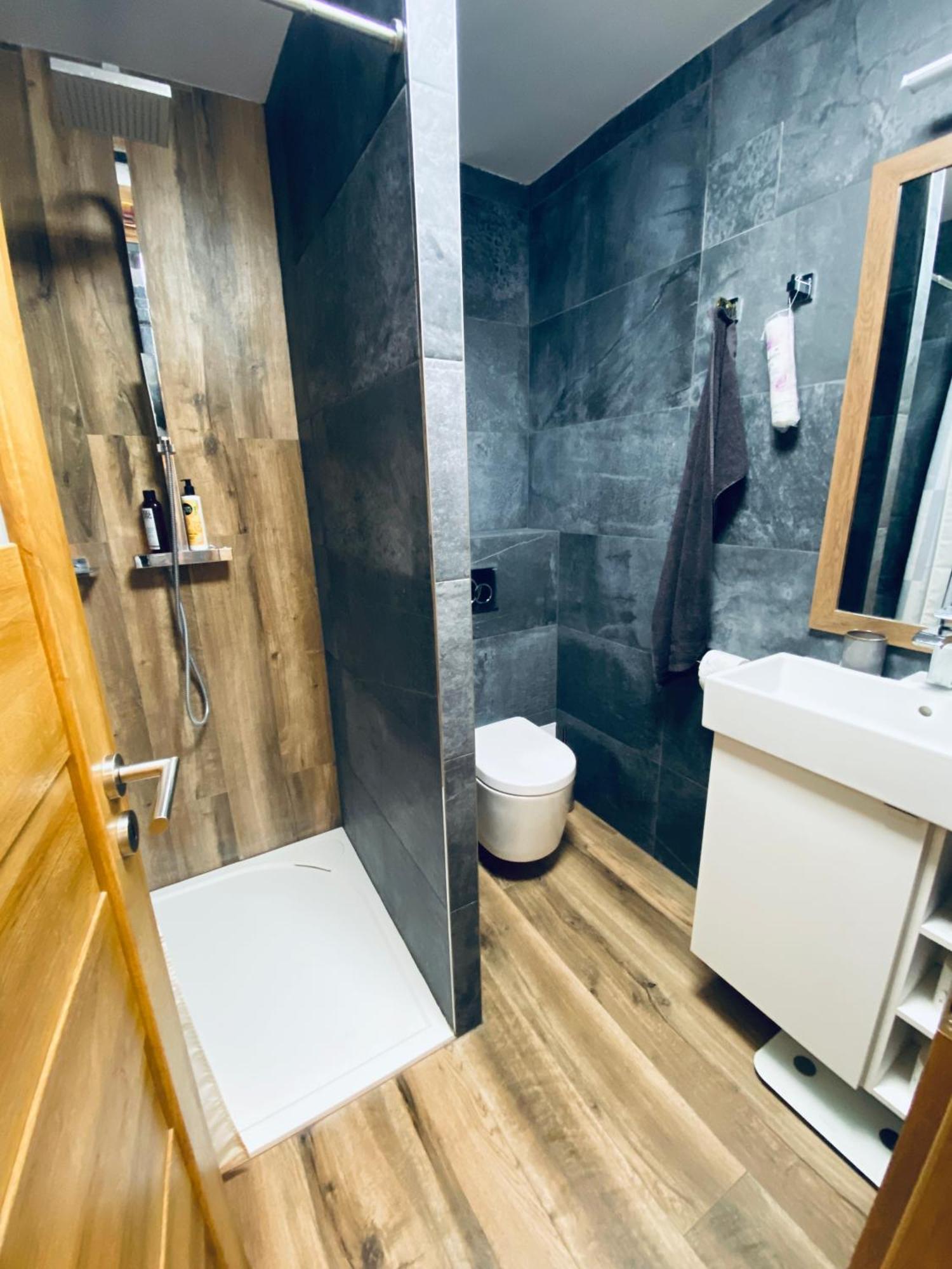 Cozy Apt Near Prague Castle Екстер'єр фото